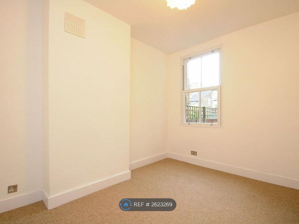 Property photo 3 of 7 Bedroom