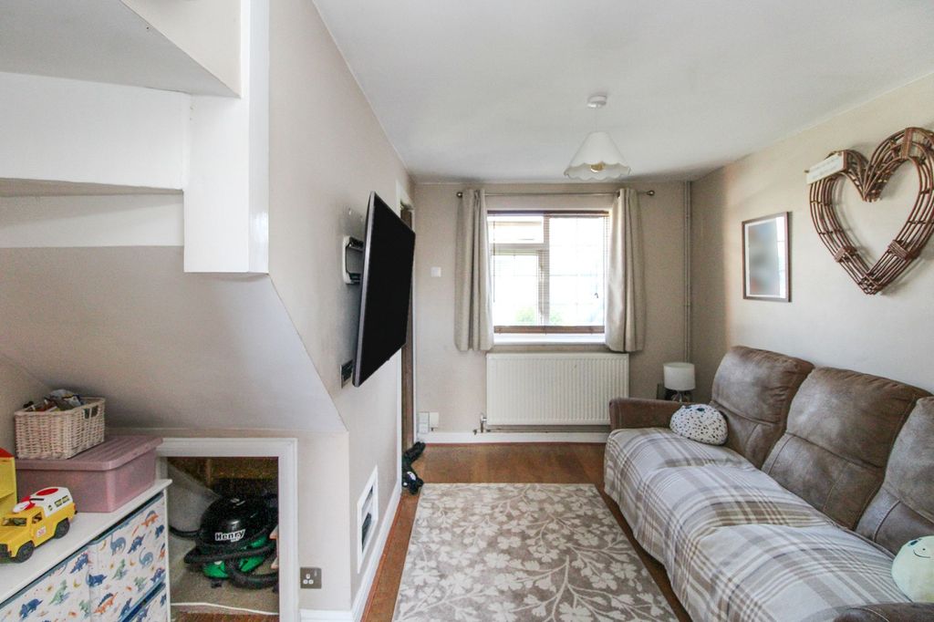 Property photo 2 of 14 Lounge