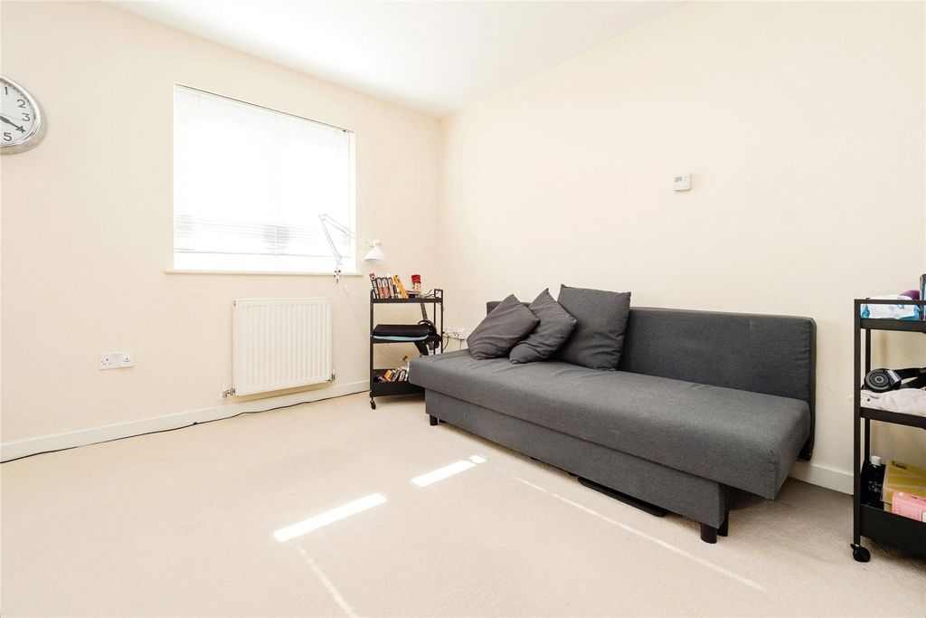 Property photo 2 of 11 Picture No. 24