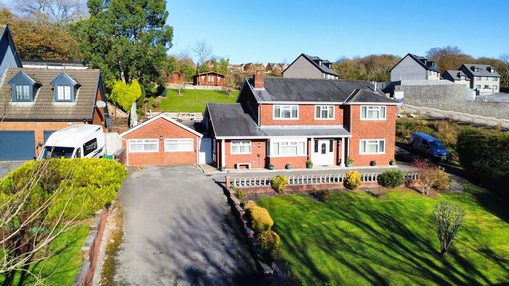 Property photo 1 of 54