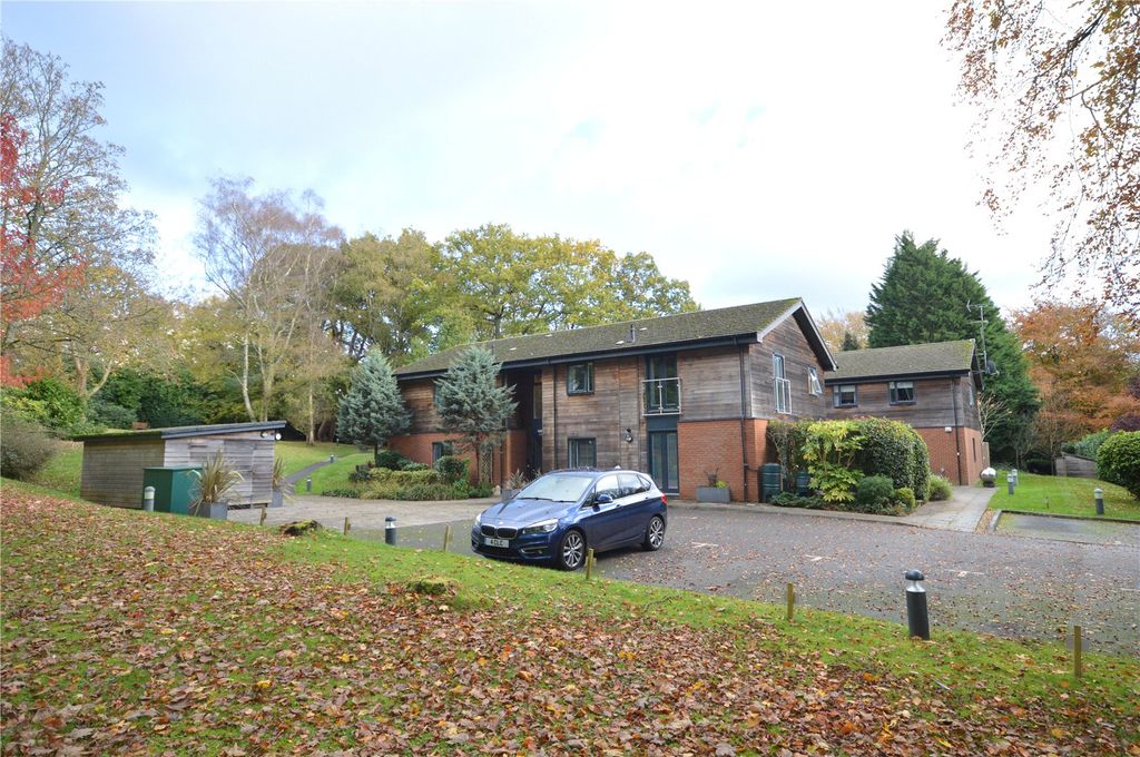 Property photo 2 of 12 Picture No. 11
