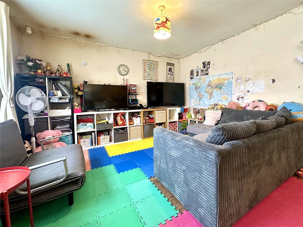 Property photo 2 of 15 Picture No. 12