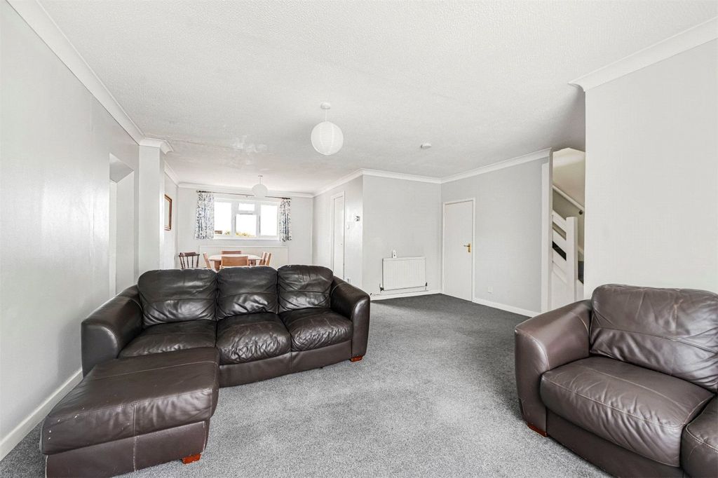 Property photo 2 of 19 Picture No. 23