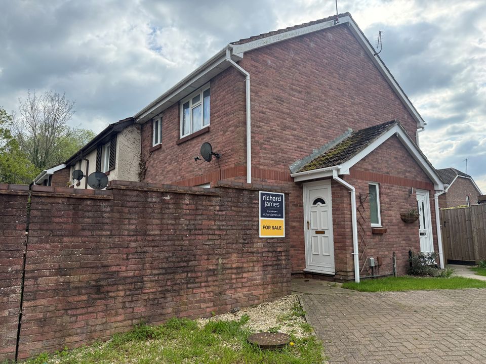 Property photo 1 of 11 Newfront