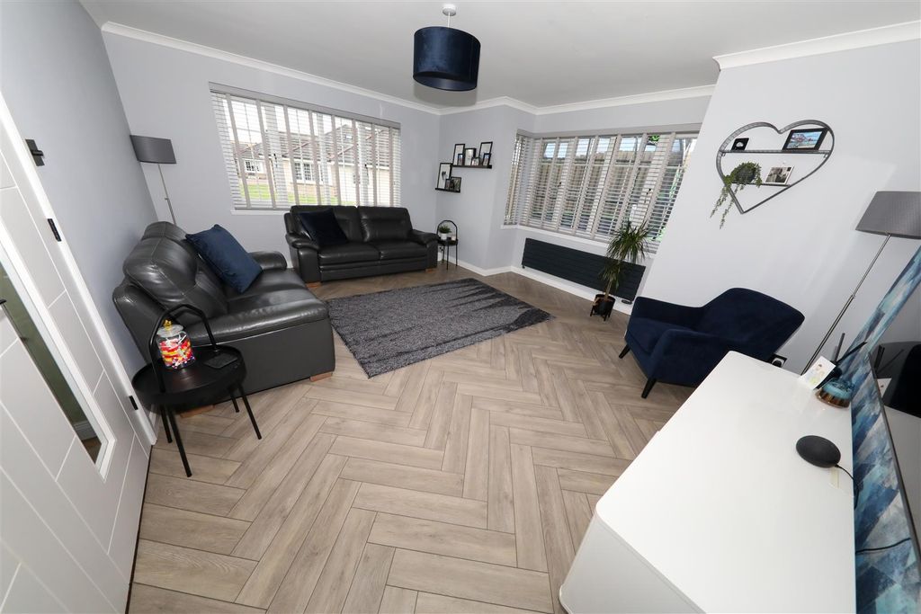 Property photo 3 of 32 D