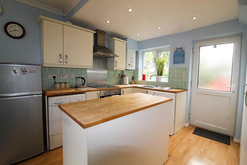 Property photo 3 of 13 Kitchen 2 E.Jpg