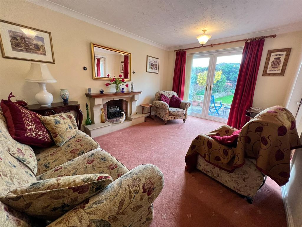 Property photo 2 of 21