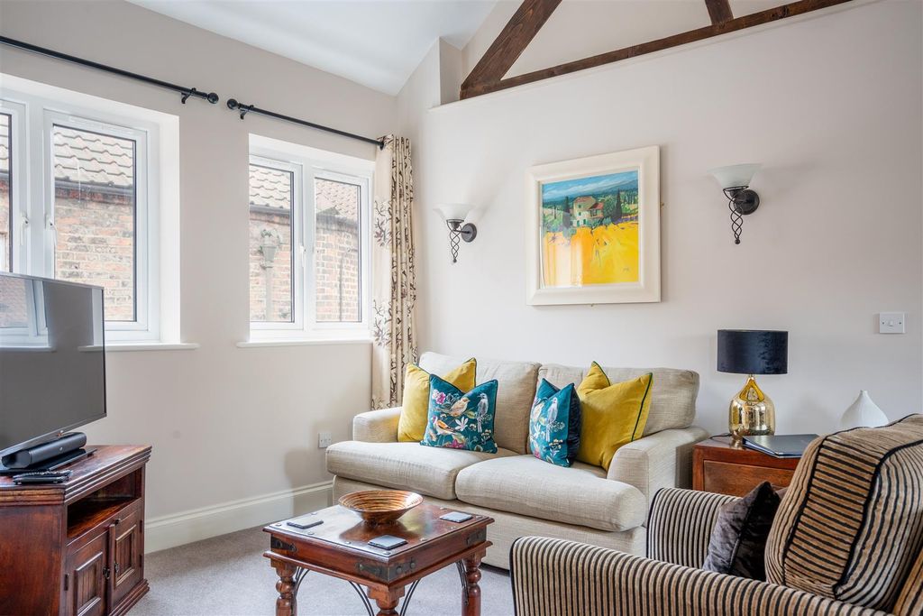 Property photo 2 of 11 Fy-9.Jpg