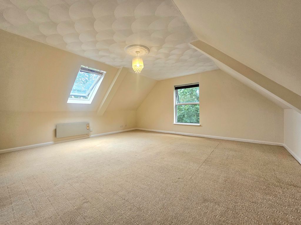 Property photo 2 of 12 Image
