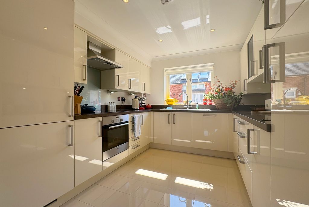 Property photo 2 of 13 6 By Kitchen