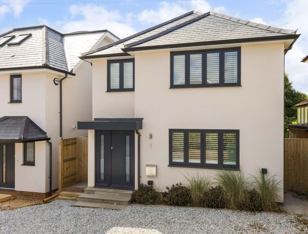 Property photo 1 of 10 Photo 6