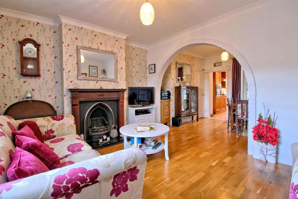 Property photo 3 of 31