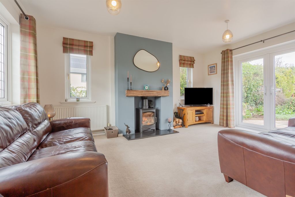 Property photo 3 of 26