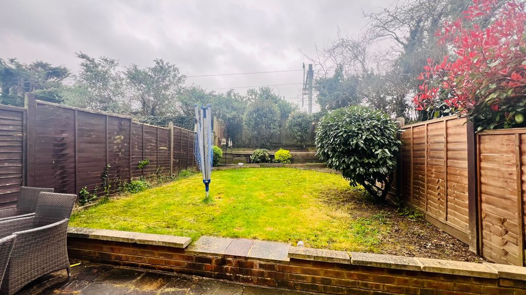 Property photo 2 of 13 Garden