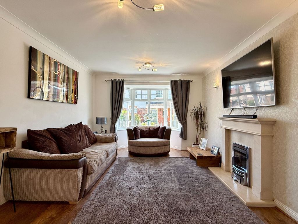 Property photo 3 of 40 Living Room