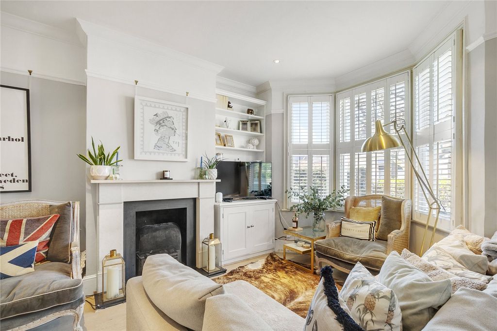 Property photo 3 of 10 Reception