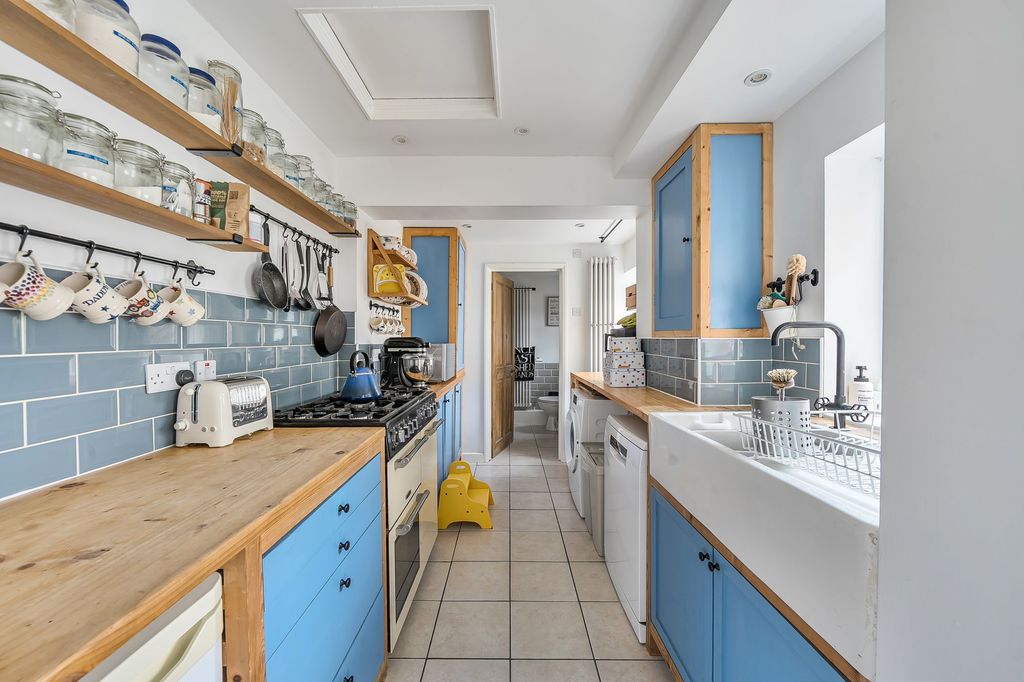 Property photo 3 of 18