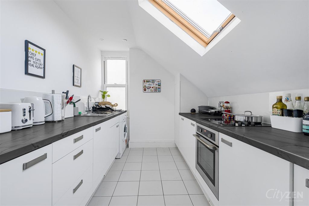 Property photo 2 of 8 Kitchen