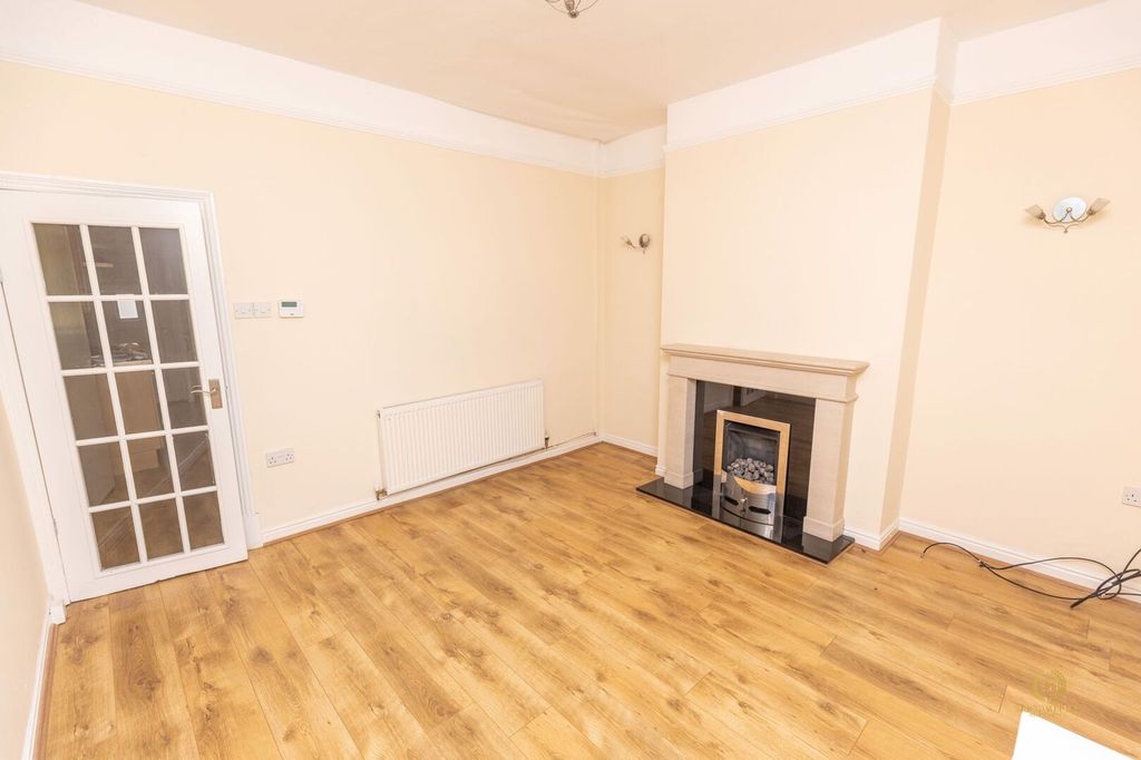 Property photo 2 of 12 Photo 2