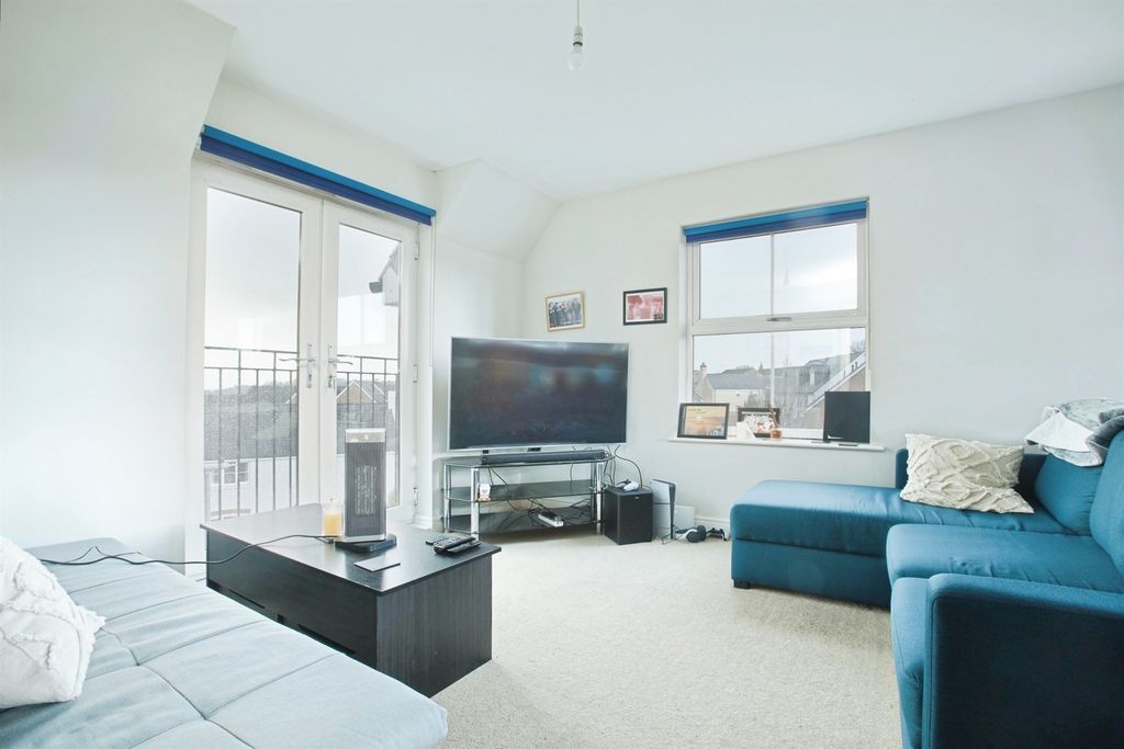 Property photo 3 of 11