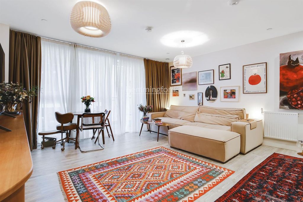 Property photo 2 of 17 02-8B8c85971-Hn-Hmf-32 Sealey Tower-11-Medium.Jpg