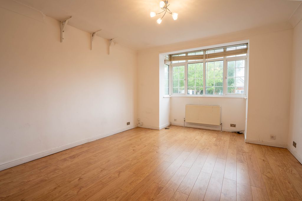 Property photo 3 of 23