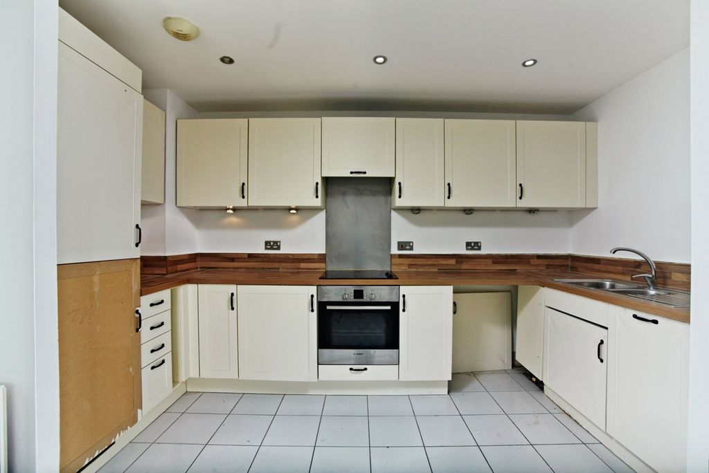 Property photo 2 of 20 Pbox-Img.Jpg