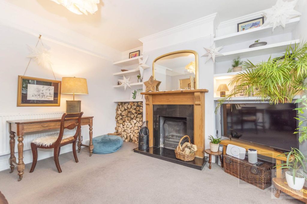 Property photo 3 of 17