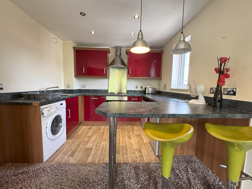 Property photo 3 of 11