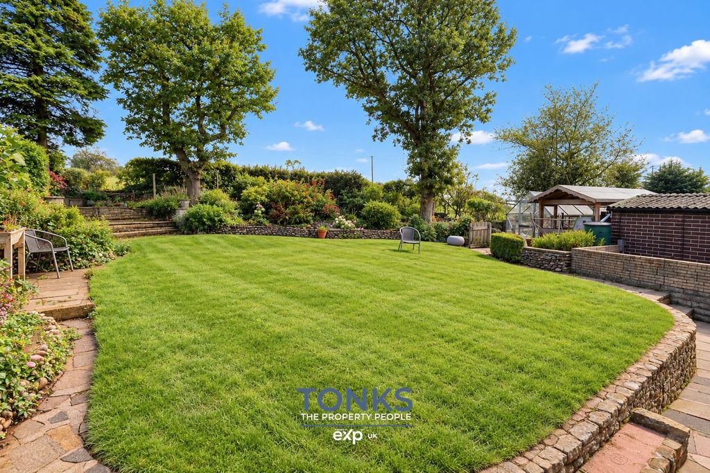 Property photo 3 of 33