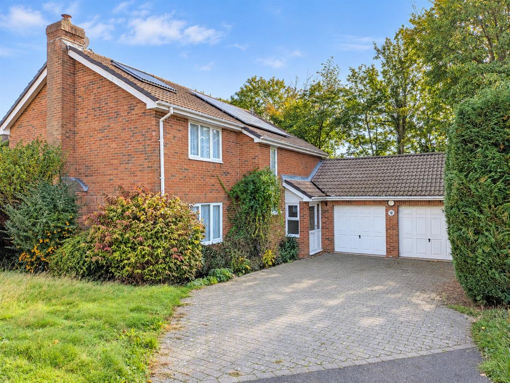 Property photo 1 of 24 Bright Suburban Brick House And Double Garage.Png