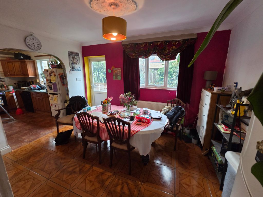 Property photo 3 of 12 Property