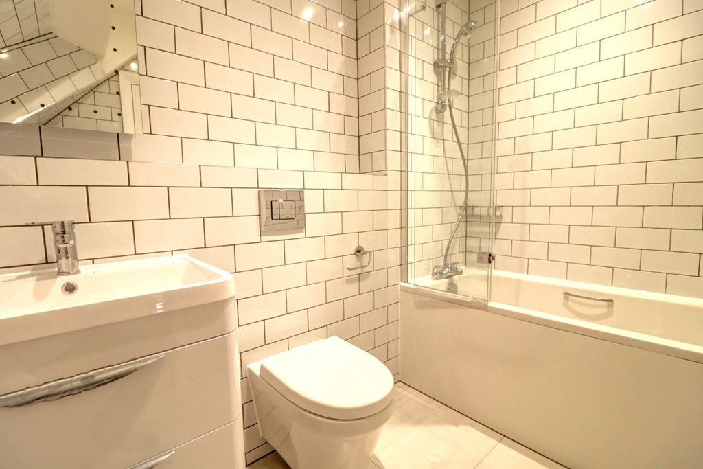 Property photo 2 of 8 Picture No. 06