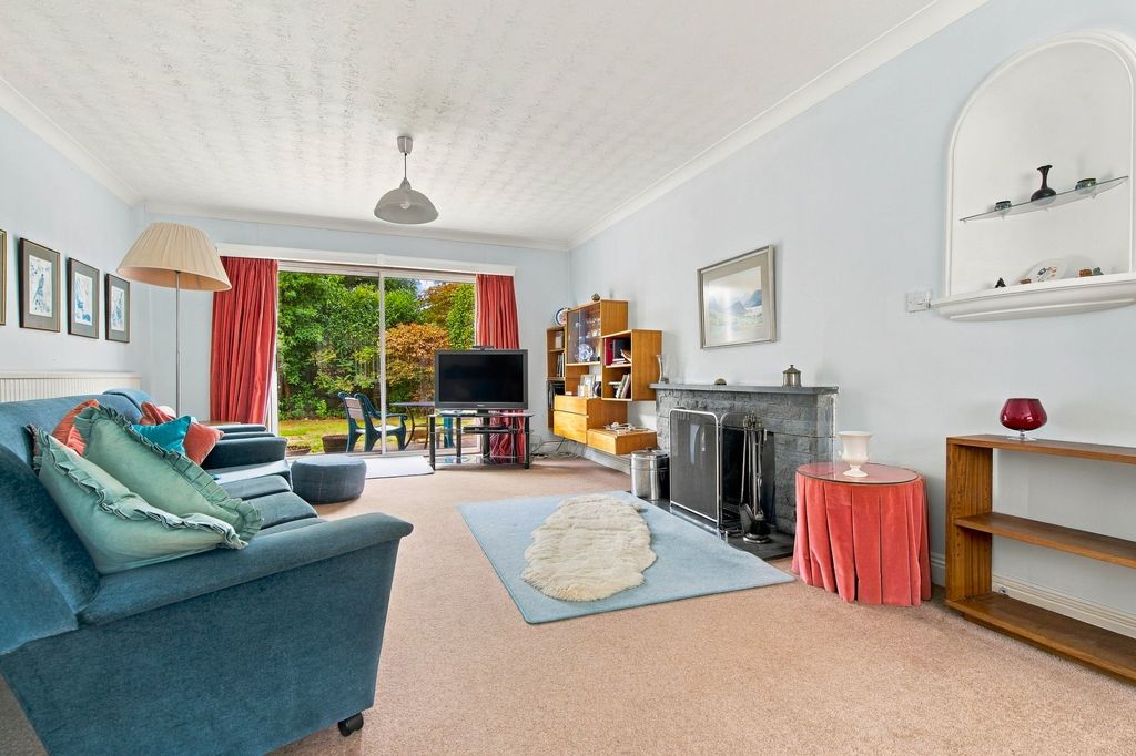 Property photo 2 of 12
