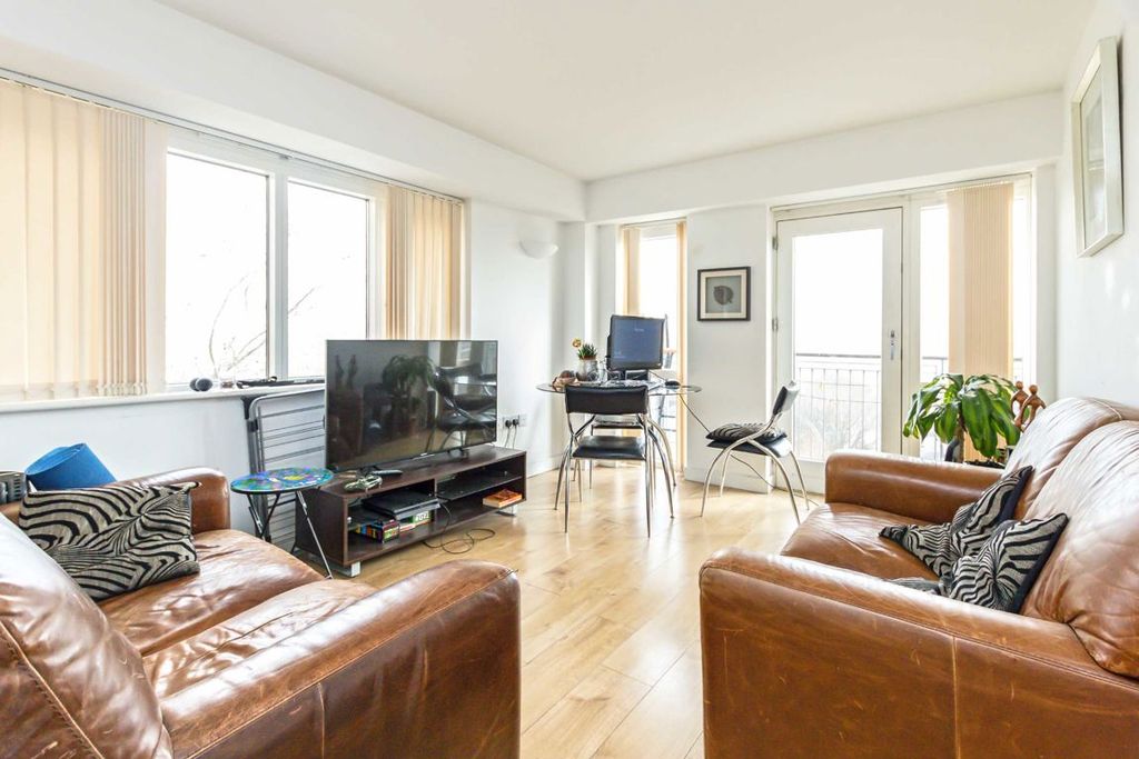 Property photo 1 of 5