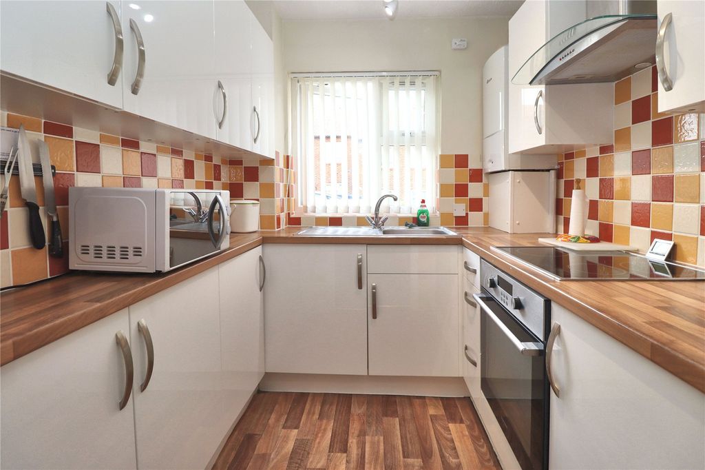 Property photo 2 of 8 Picture No. 05