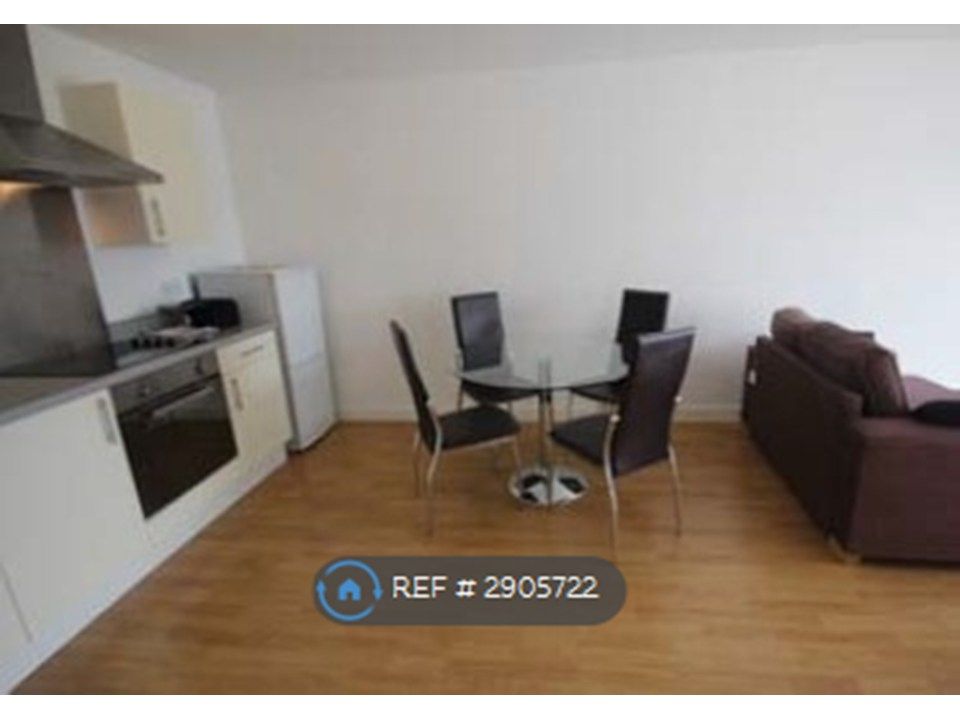 Property photo 3 of 12 Kitchen Dining