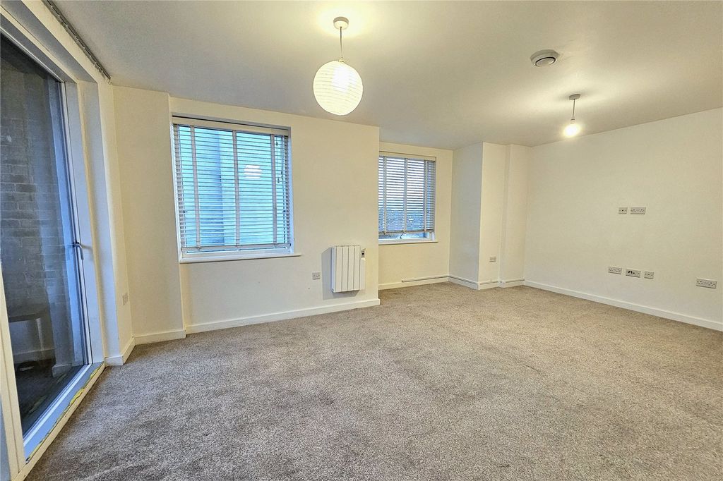 Property photo 3 of 9 Picture No. 30