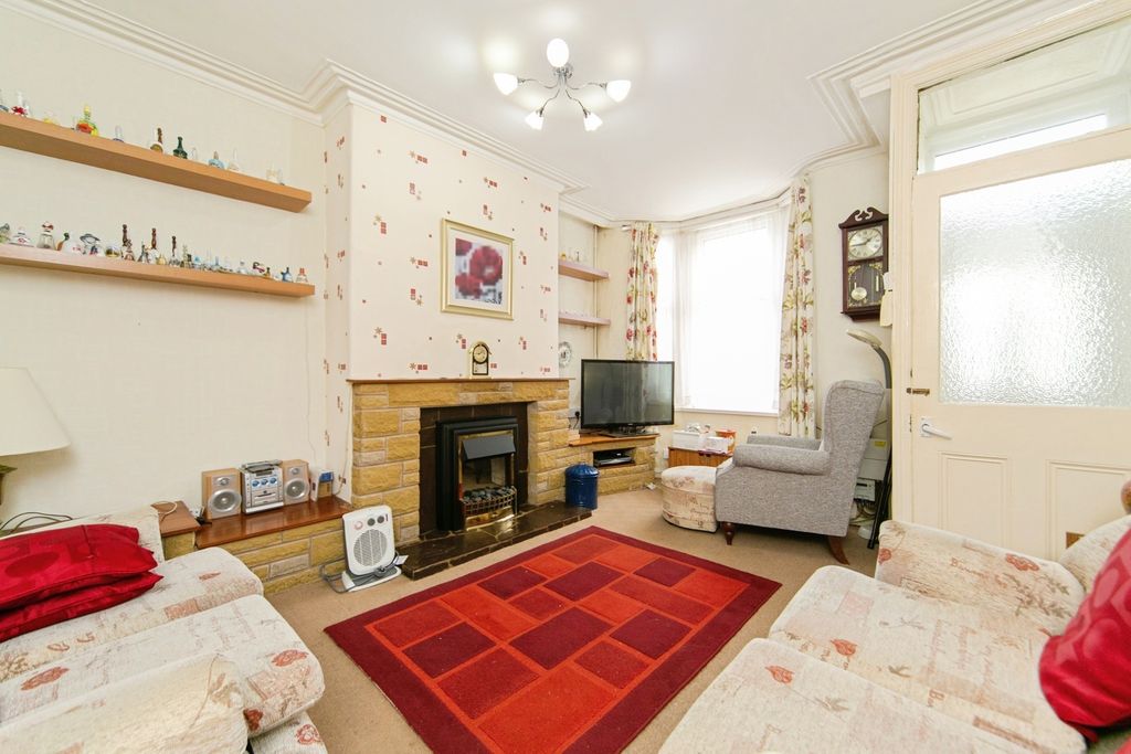 Property photo 3 of 17 Photo