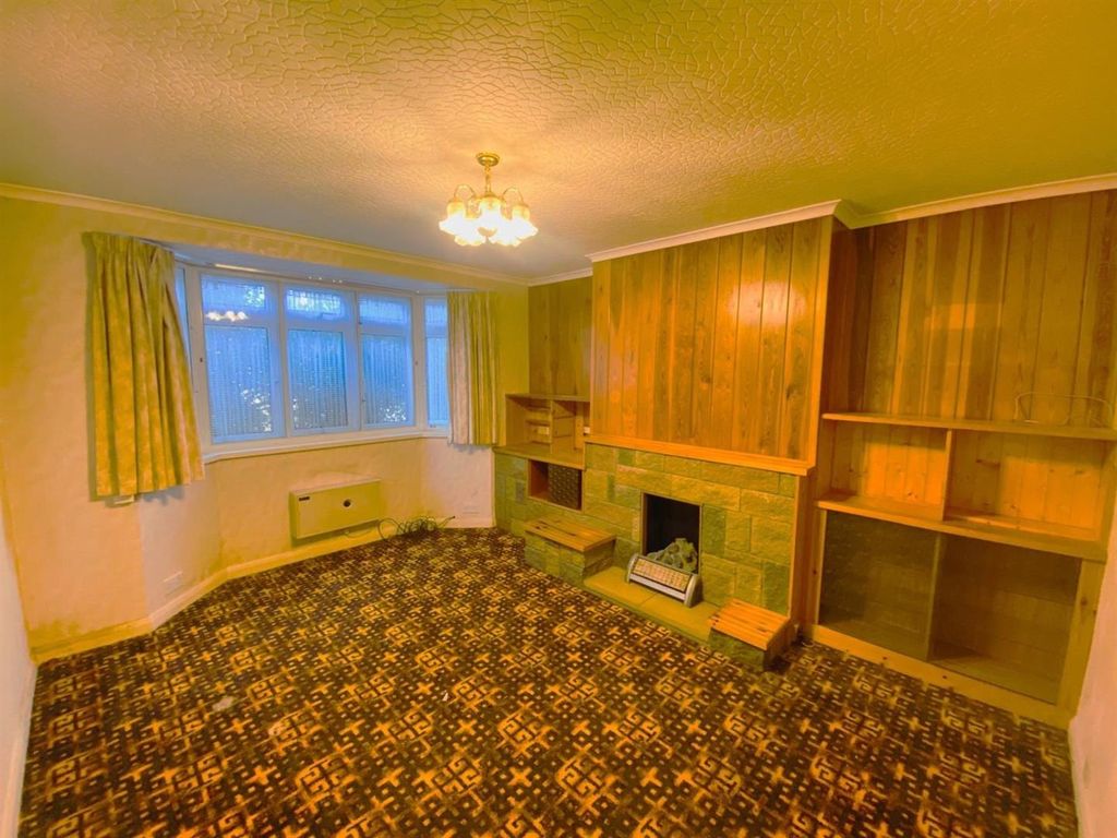 Property photo 1 of 8 Lounge