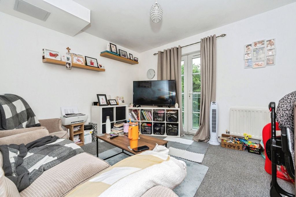 Property photo 2 of 12 Photo