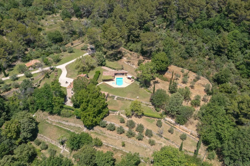 Property photo 2 of 26