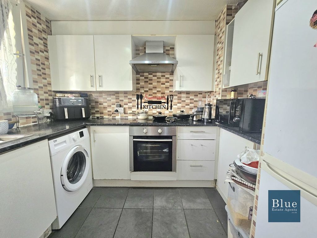 Property photo 2 of 14 Kitchen