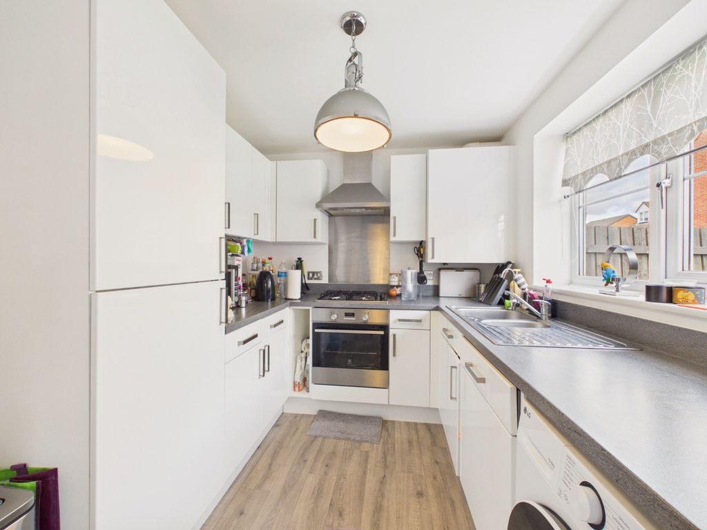 Property photo 2 of 18 5361304