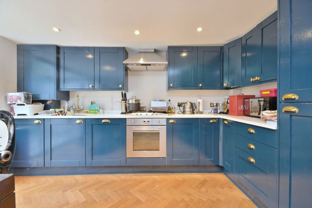 Property photo 3 of 11 Photo 11