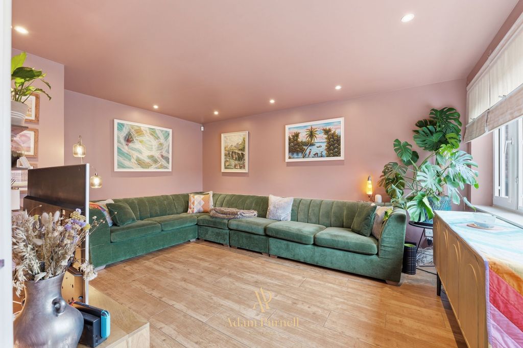 Property photo 3 of 43