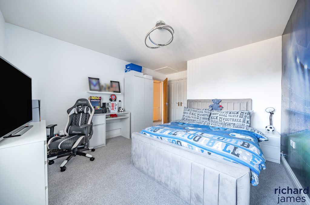 Additional image 8 of 4 bed detached house for salePeartree Close, Purton, Swindon, Purton SN5