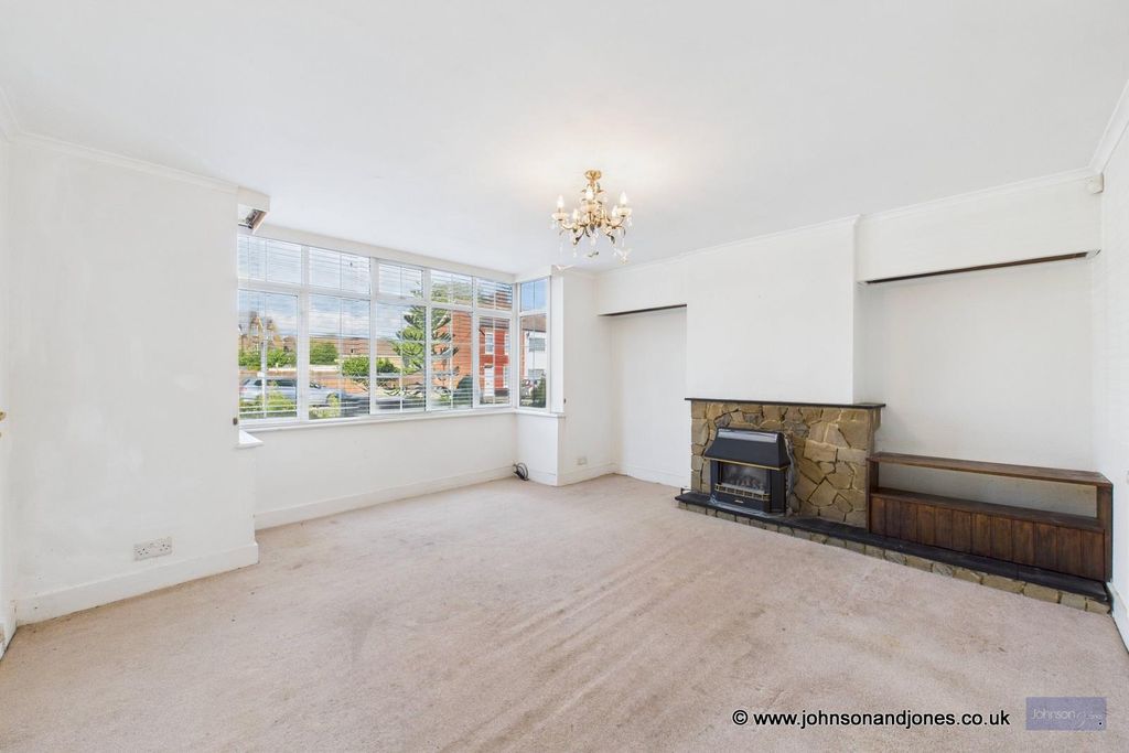 Property photo 2 of 20 2 Lounge.Jpg