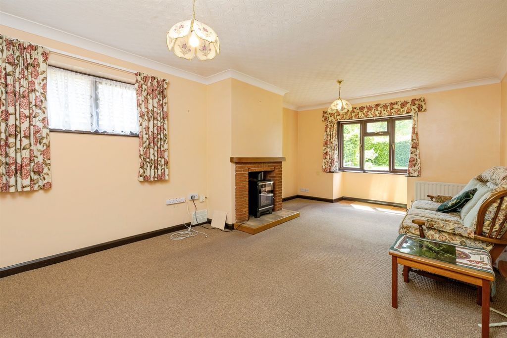 Property photo 3 of 17