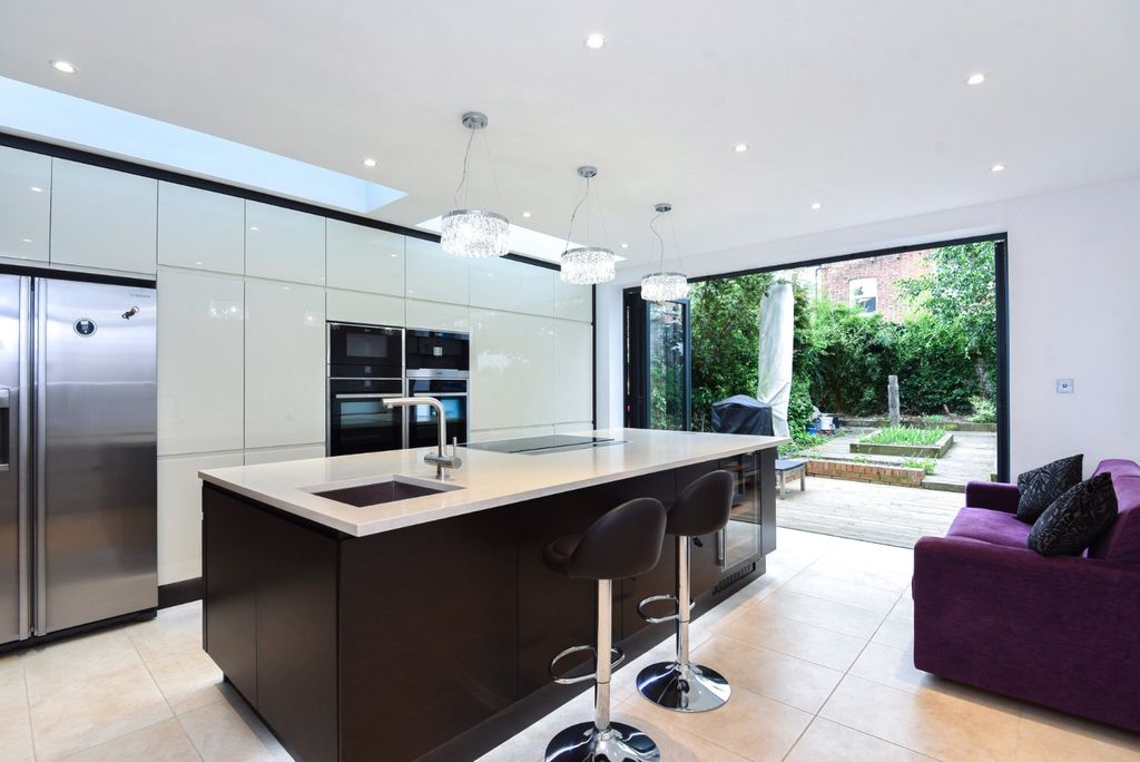 Property photo 1 of 14 Picture No. 18